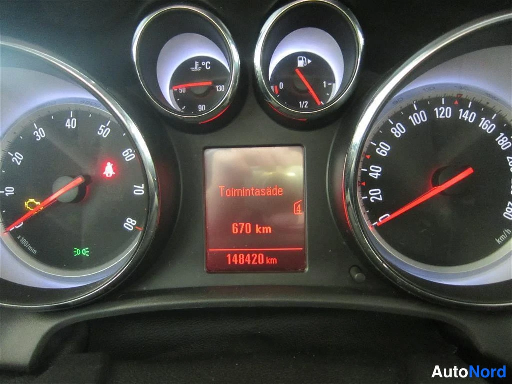 Harmaa Opel Astra 2012, kuva 20