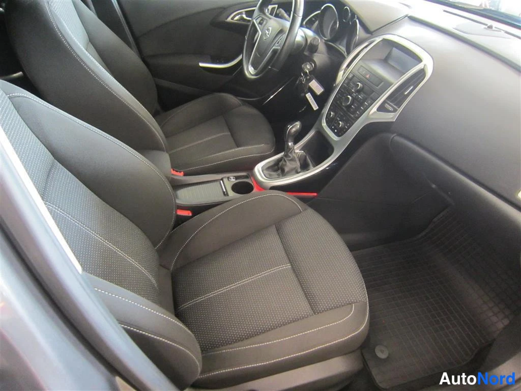 Harmaa Opel Astra 2012, etuistuimet, kuva 11