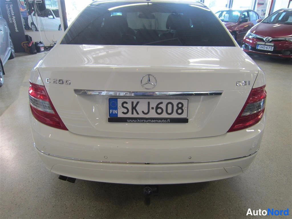 Valkoinen Mercedes-benz C 2010, takaa, kuva 8