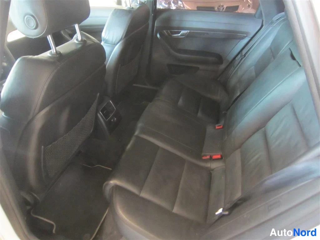 Valkoinen Audi A6 2008, takaistuimet, kuva 13