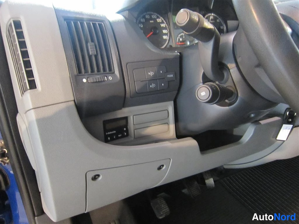 Blue Fiat Ducato 2011, detail, photo 17