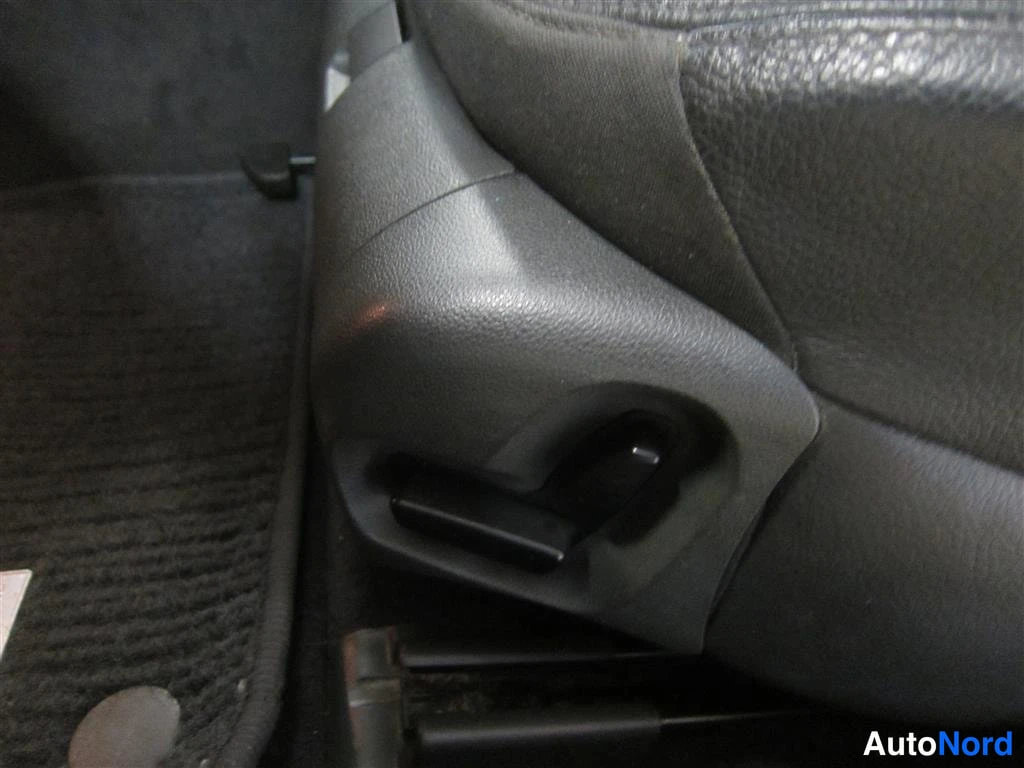 Musta Mercedes-benz E 2006, yksityiskohta, kuva 25