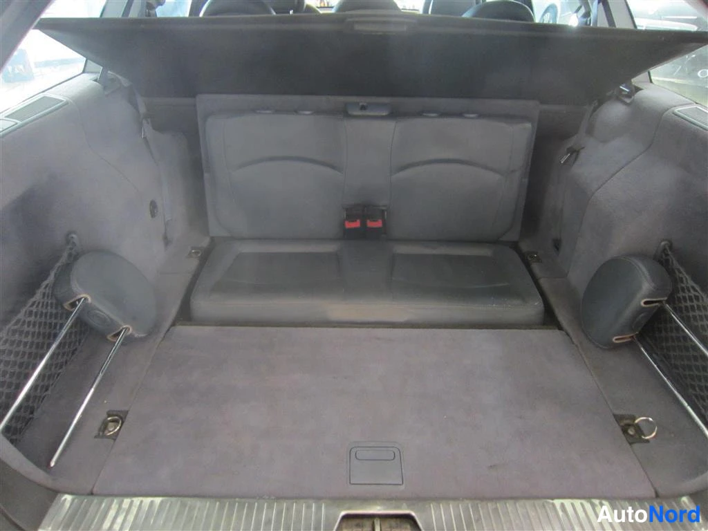 Musta Mercedes-benz E 2006, takaistuimet, kuva 17