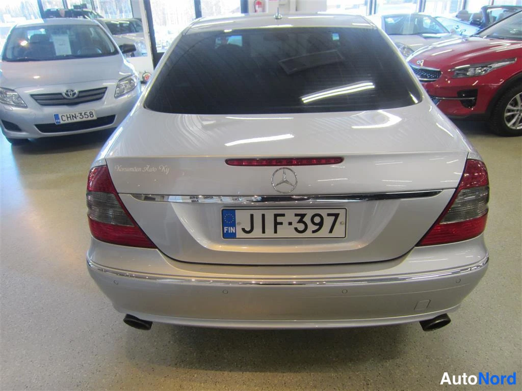 Harmaa Mercedes-benz E 2008, takaa, kuva 5