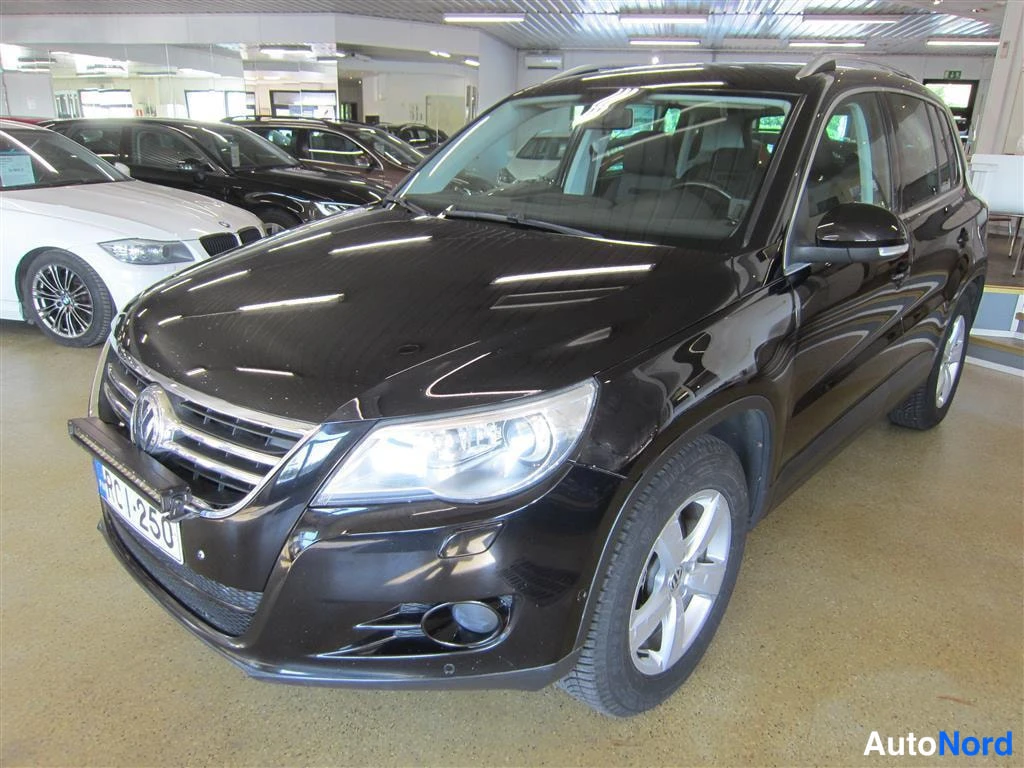 Musta Volkswagen Tiguan 2008, kuva 18