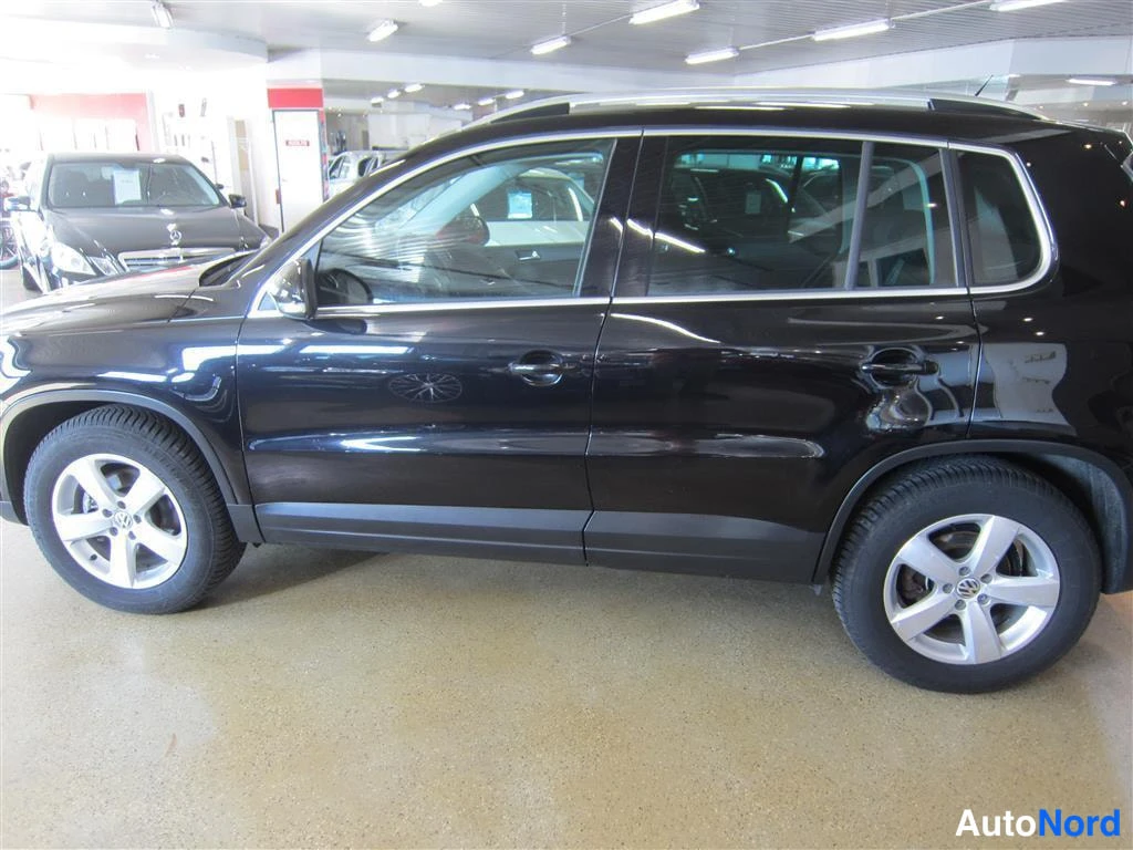 Musta Volkswagen Tiguan 2008, kuva 19
