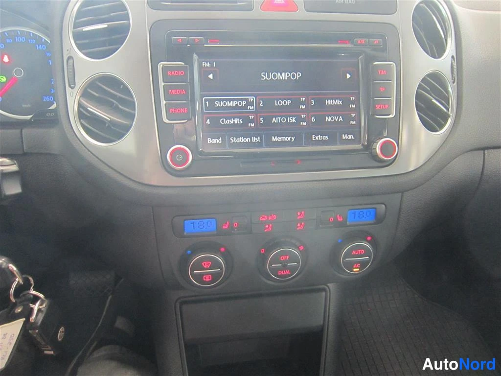 Musta Volkswagen Tiguan 2008, yksityiskohta, kuva 13