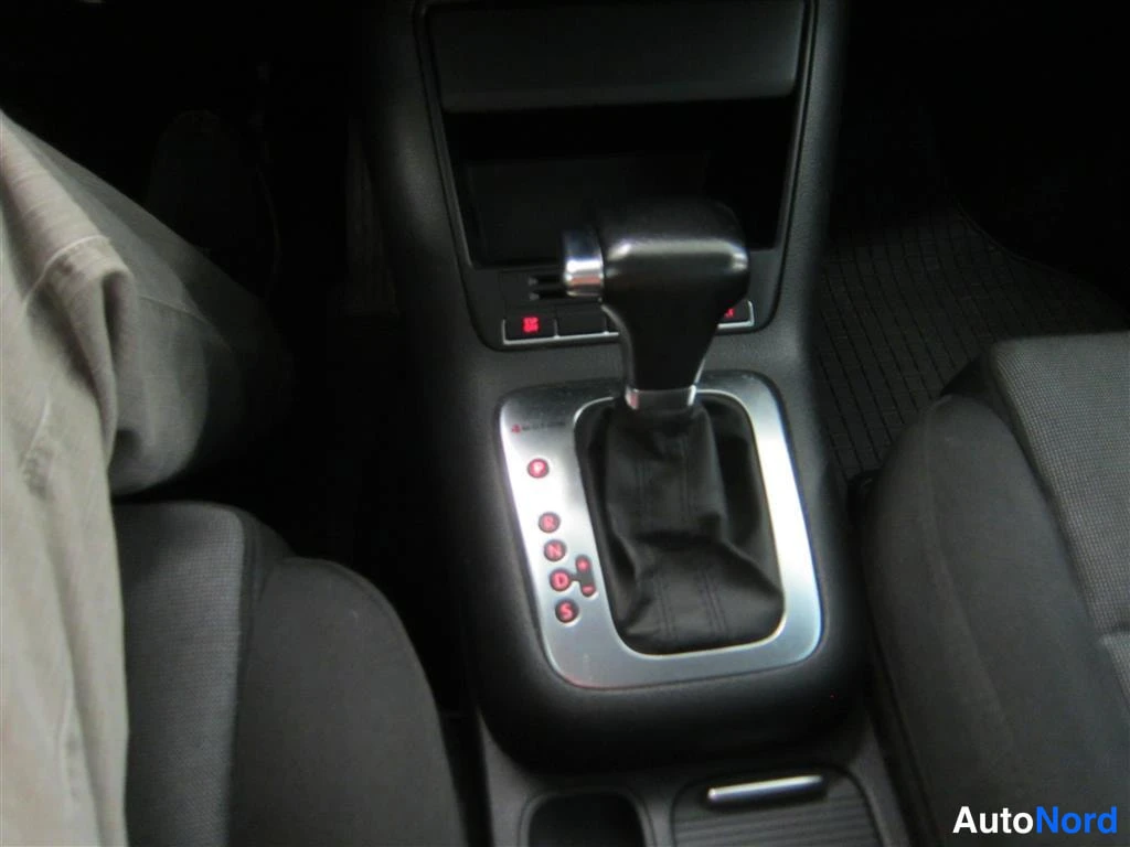 Musta Volkswagen Tiguan 2008, yksityiskohta, kuva 15