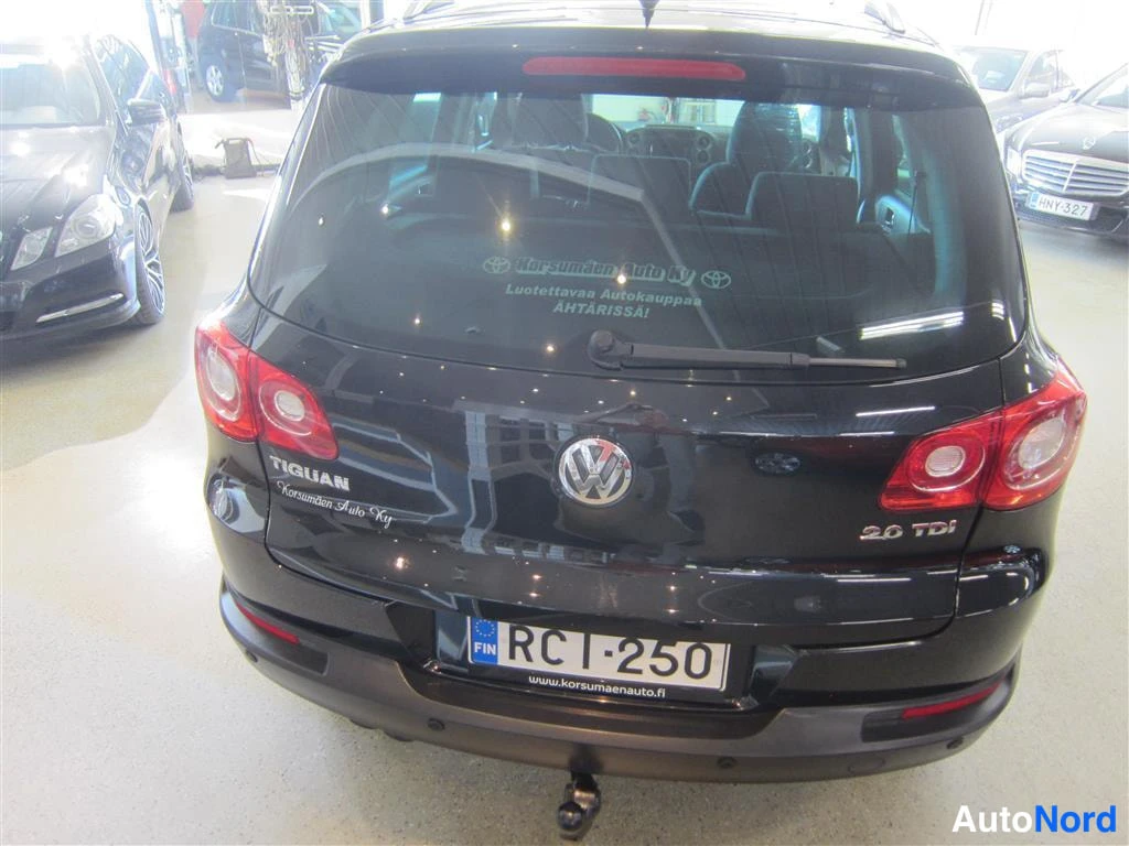 Musta Volkswagen Tiguan 2008, kuva 21