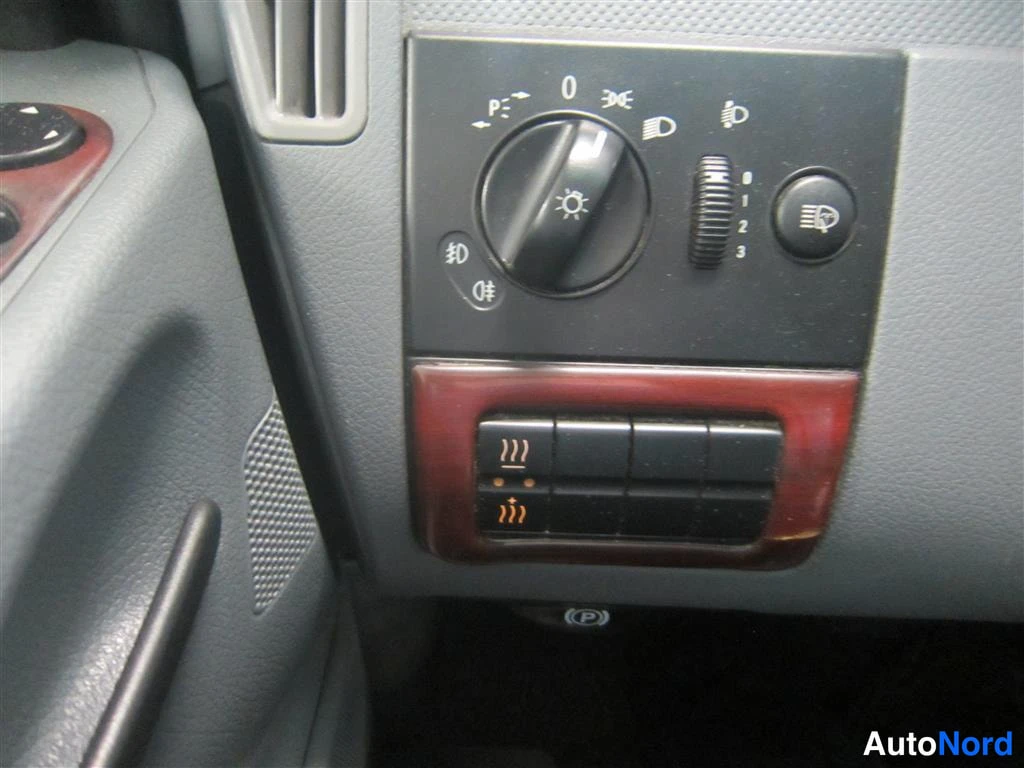 Harmaa Mercedes-benz Vito 2007, yksityiskohta, kuva 19