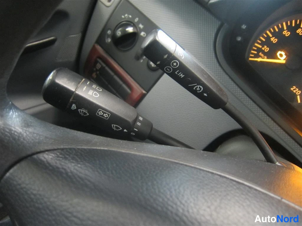Harmaa Mercedes-benz Vito 2007, yksityiskohta, kuva 20