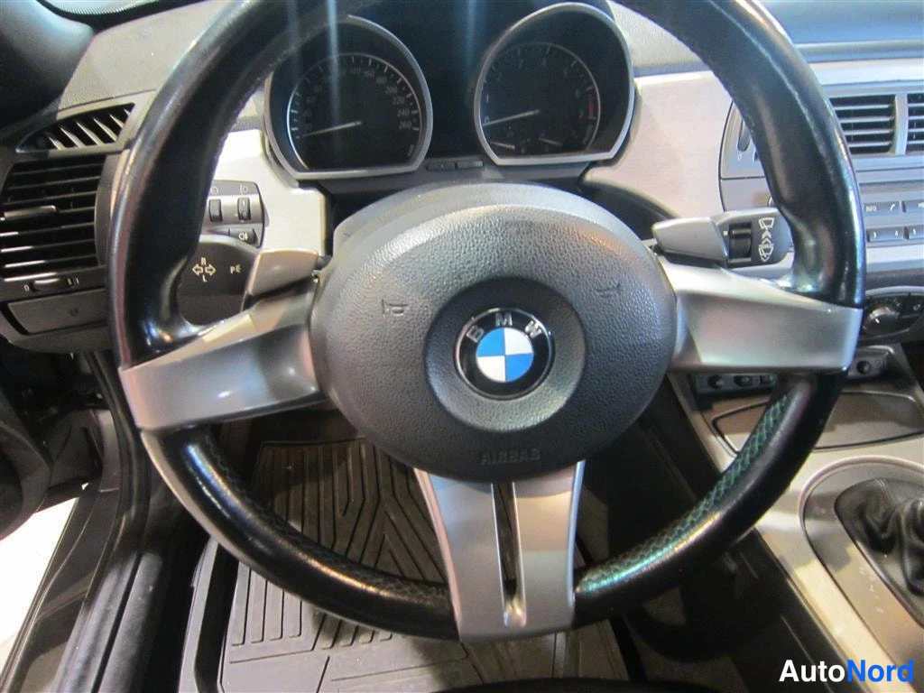Harmaa BMW Z4 2003, yksityiskohta, kuva 17