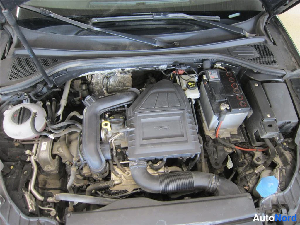 Musta Audi A3 2016, moottoritila, kuva 14