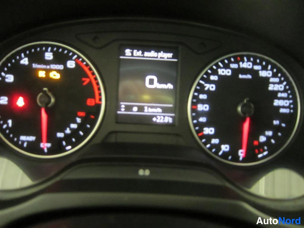 Musta Audi A3 2016, yksityiskohta, kuva 17