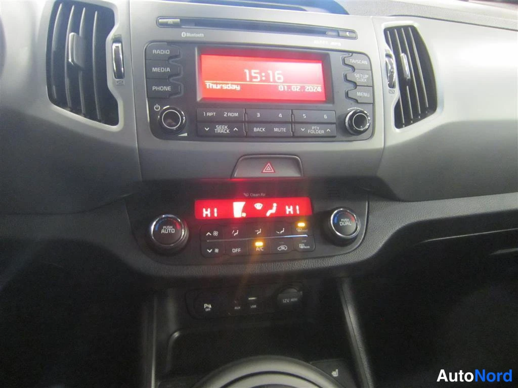 Musta Kia Sportage 2016, yksityiskohta, kuva 16