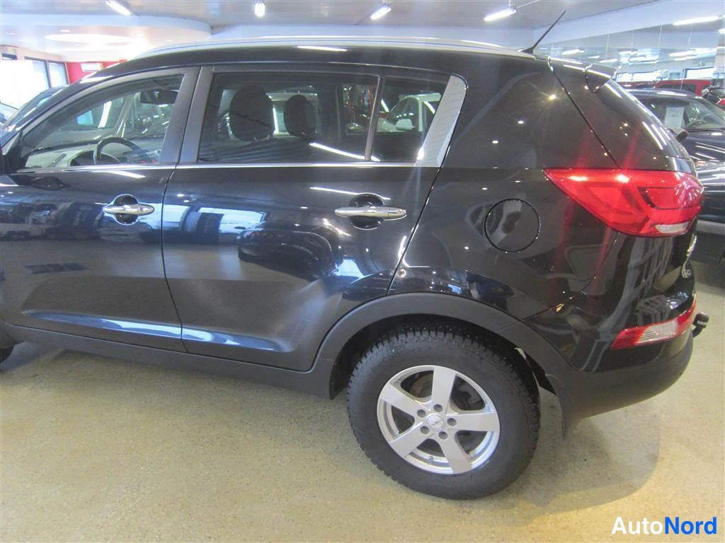 Musta Kia Sportage 2016, takaviisto, kuva 6
