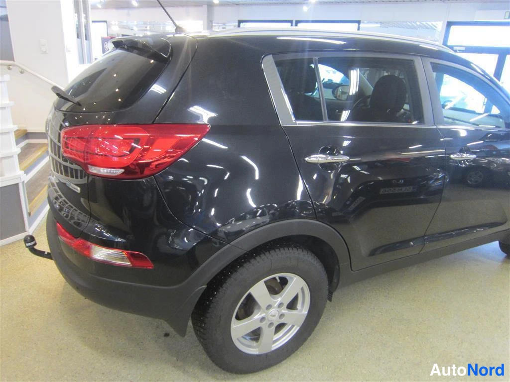 Musta Kia Sportage 2016, takaviisto, kuva 7