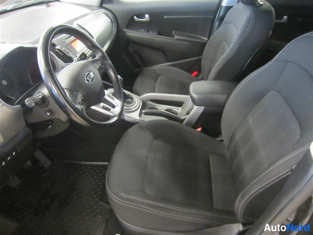 Musta Kia Sportage 2016, ohjaamo, kuva 9