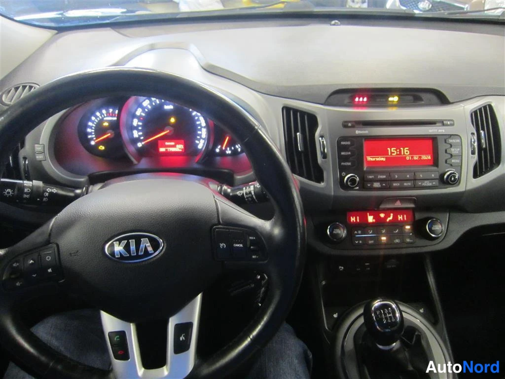 Musta Kia Sportage 2016, ohjaamo, kuva 10