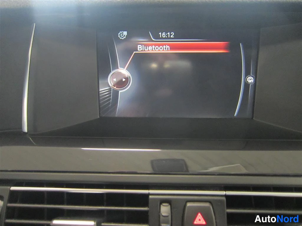 Valkoinen BMW 520d xDrive 2014, yksityiskohta, kuva 18