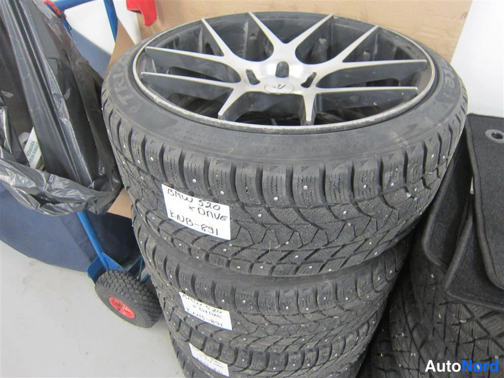 Valkoinen BMW 520d xDrive 2014, yksityiskohta, kuva 23