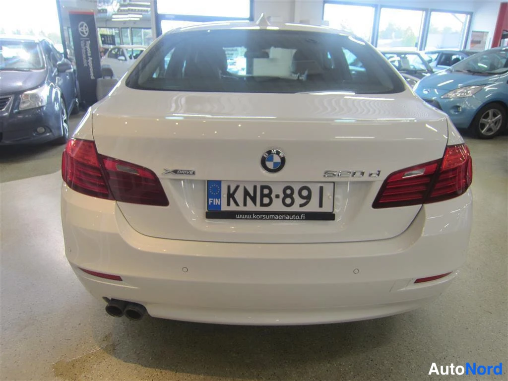 Valkoinen BMW 520d xDrive 2014, takaa, kuva 8