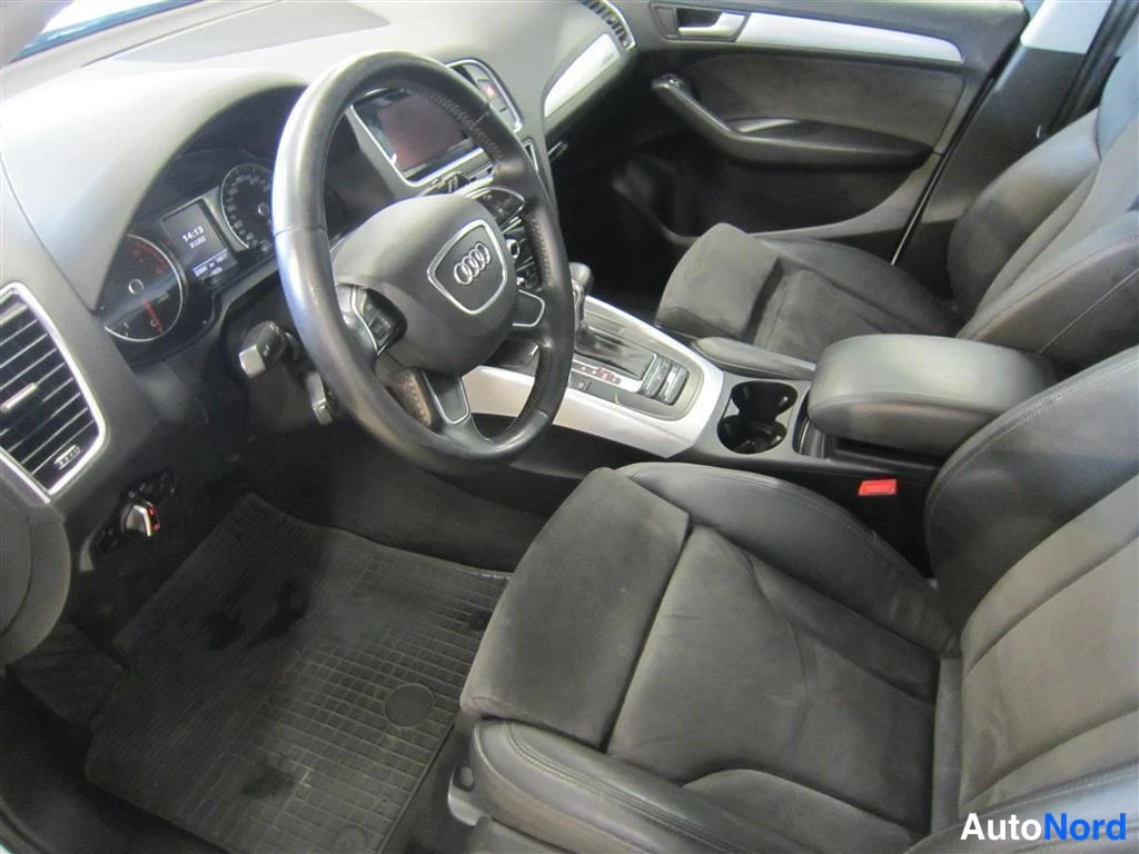 White Audi Q5 2015, cockpit, photo 9