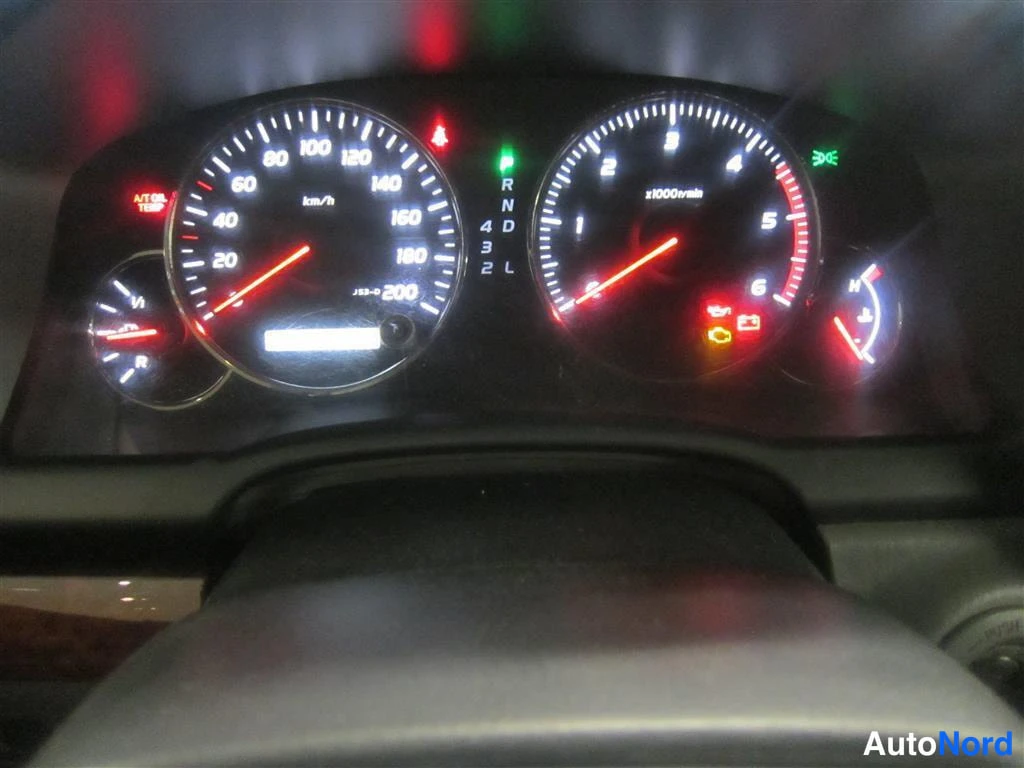 Harmaa Toyota Land Cruiser 2006, yksityiskohta, kuva 16