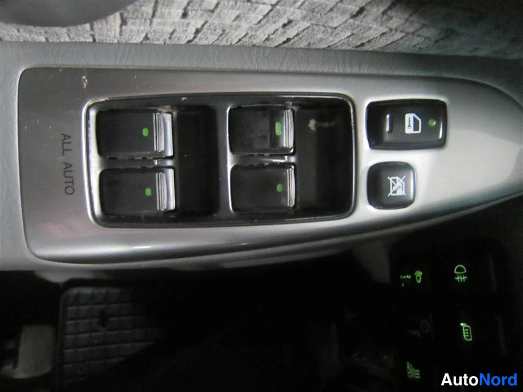 Harmaa Toyota Land Cruiser 2006, yksityiskohta, kuva 19