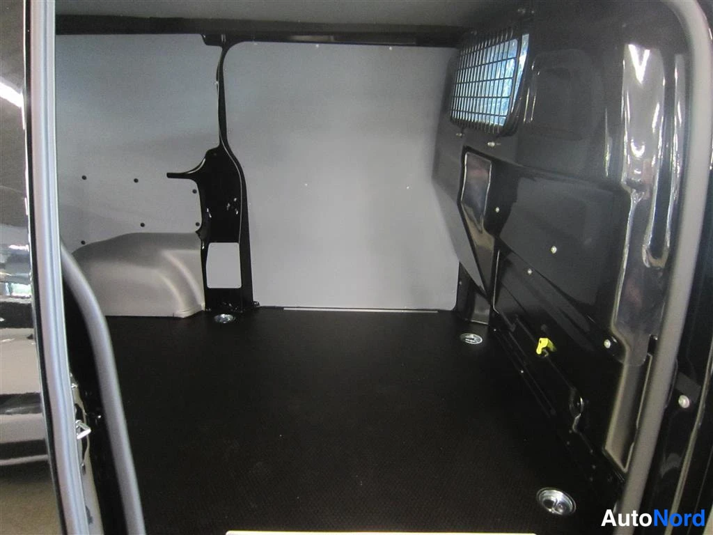 Musta Toyota Proace 2024, tavaratila, kuva 14