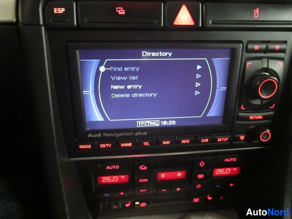 Musta Audi A4 2005, yksityiskohta, kuva 17