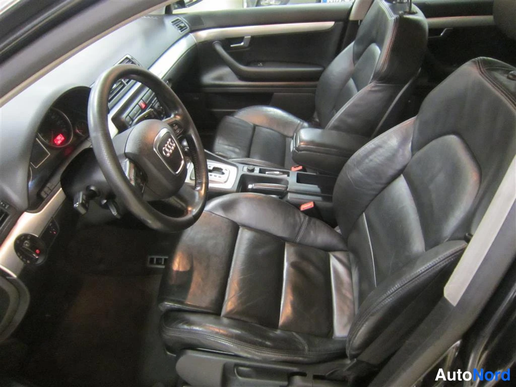 Musta Audi A4 2005, ohjaamo, kuva 9