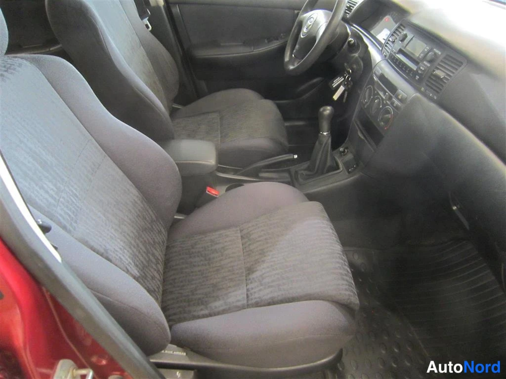 Punainen Toyota Corolla 2002, kuva 19