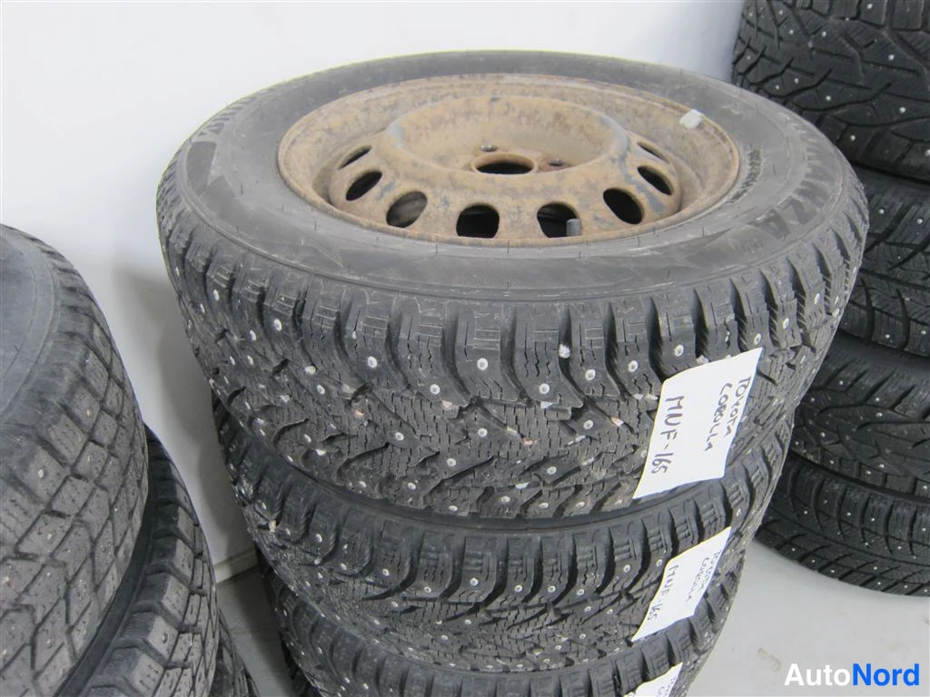 Punainen Toyota Corolla 2002, yksityiskohta, kuva 14