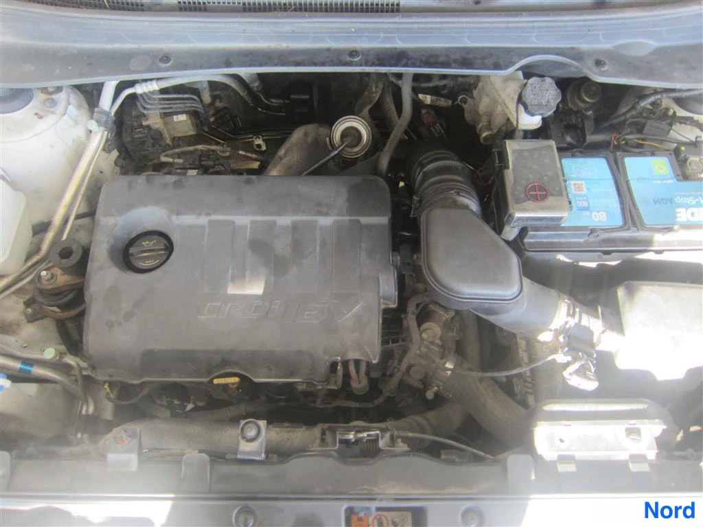 Valkoinen Kia Sportage 2013, moottoritila, kuva 14