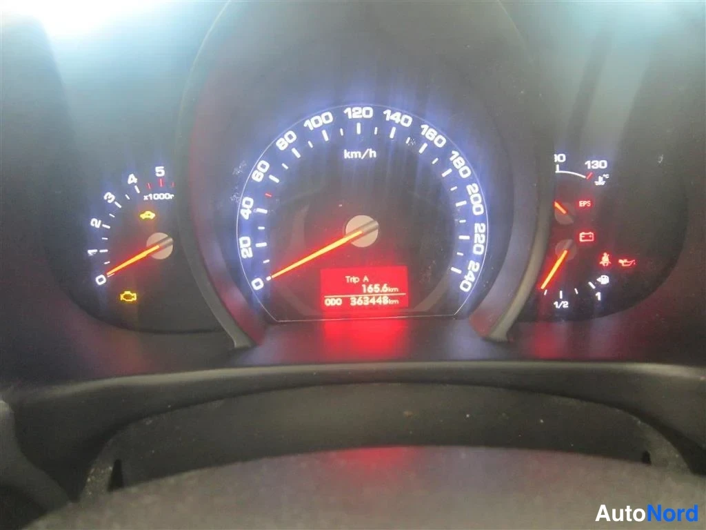 Valkoinen Kia Sportage 2013, yksityiskohta, kuva 16