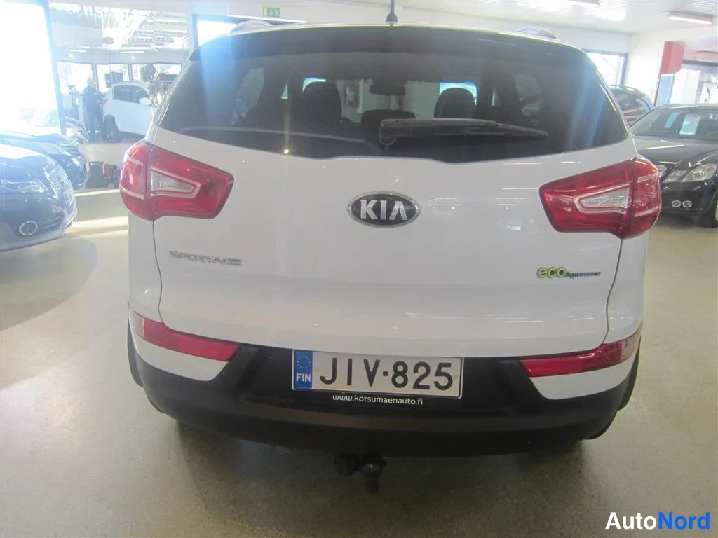 Valkoinen Kia Sportage 2013, takaa, kuva 8