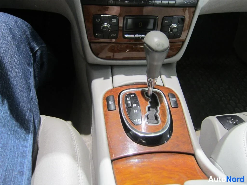 Harmaa Mercedes-benz S 2003, yksityiskohta, kuva 17