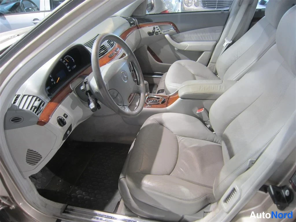 Harmaa Mercedes-benz S 2003, ohjaamo, kuva 9