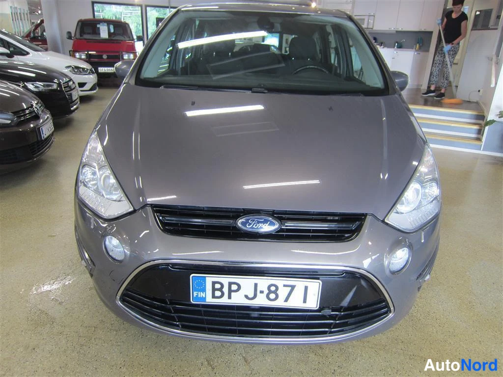 Beige Ford S-MAX 2012, edestä, kuva 3