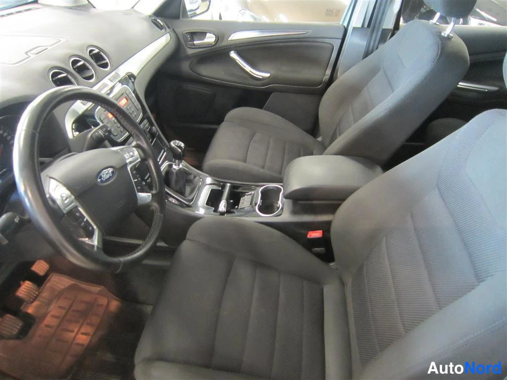 Beige Ford S-MAX 2012, ohjaamo, kuva 9