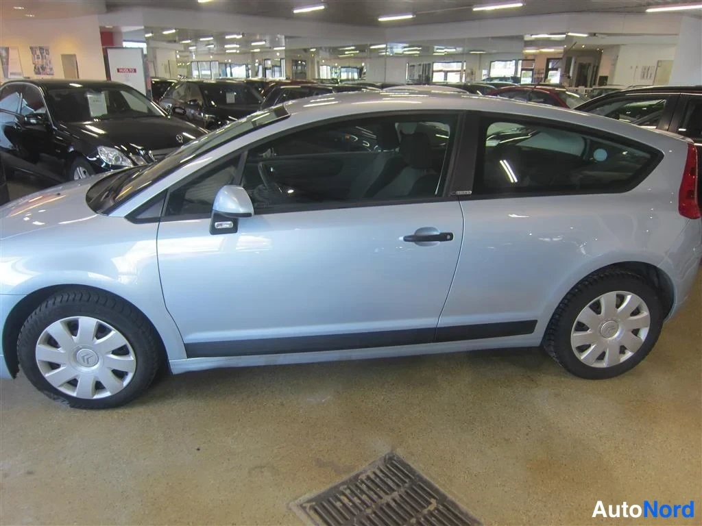 Harmaa Citroen C4 2007, sivulta, kuva 4