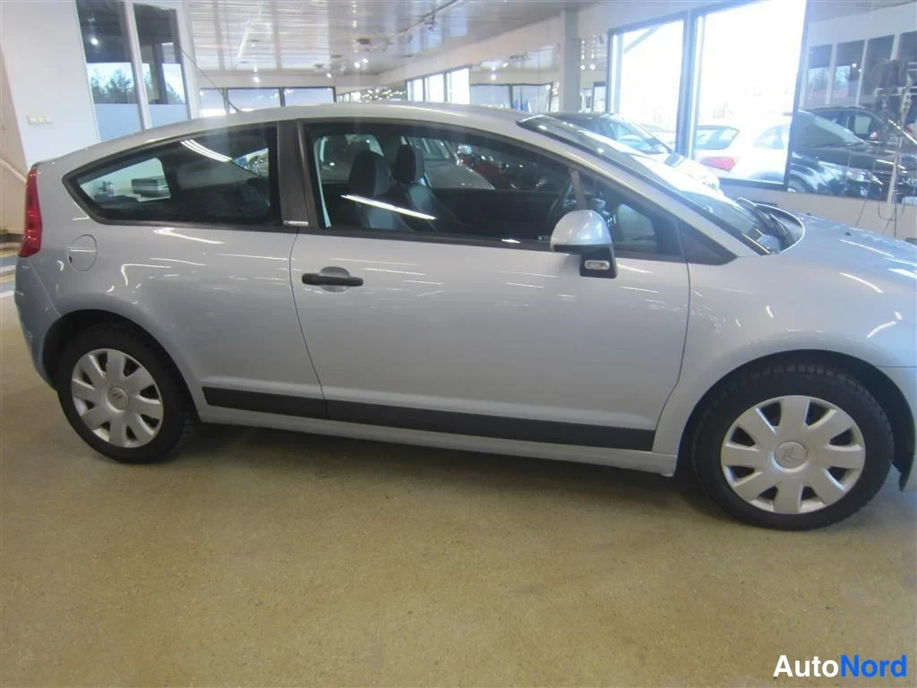 Harmaa Citroen C4 2007, sivulta, kuva 5