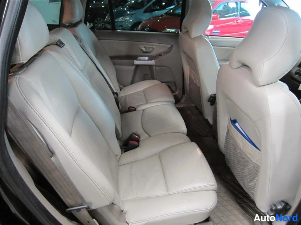 Musta Volvo XC90 2004, takaistuimet, kuva 11