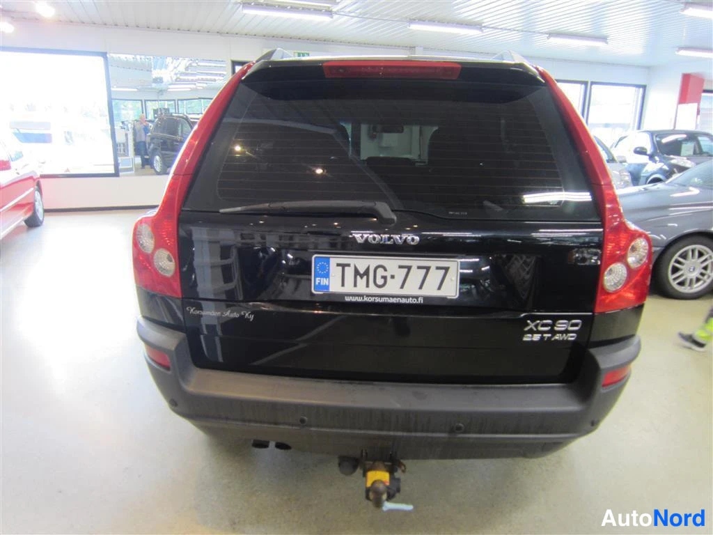 Musta Volvo XC90 2004, takaa, kuva 5