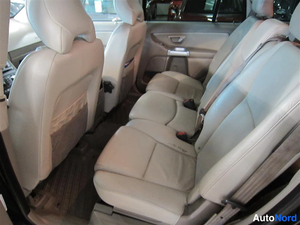 Musta Volvo XC90 2004, takaistuimet, kuva 9