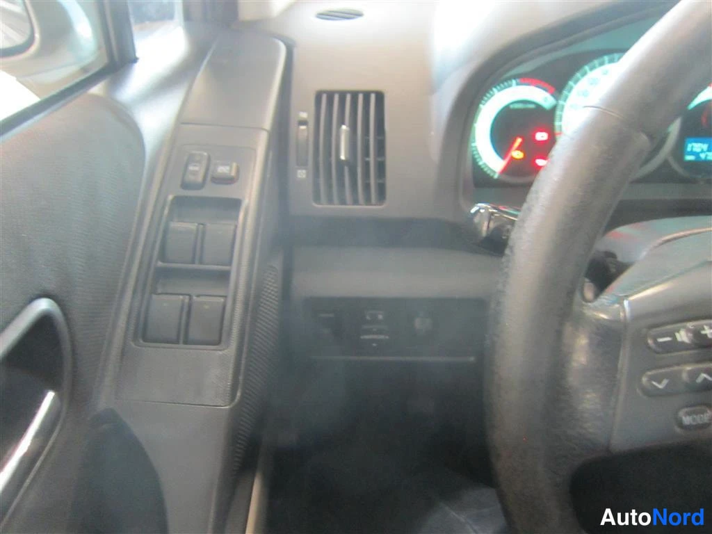Beige Toyota Corolla Verso 2005, ohjaamo, kuva 11