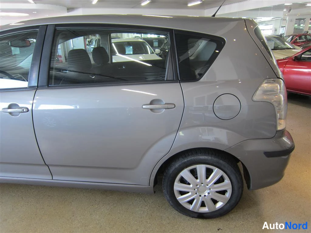 Beige Toyota Corolla Verso 2005, takaviisto, kuva 6