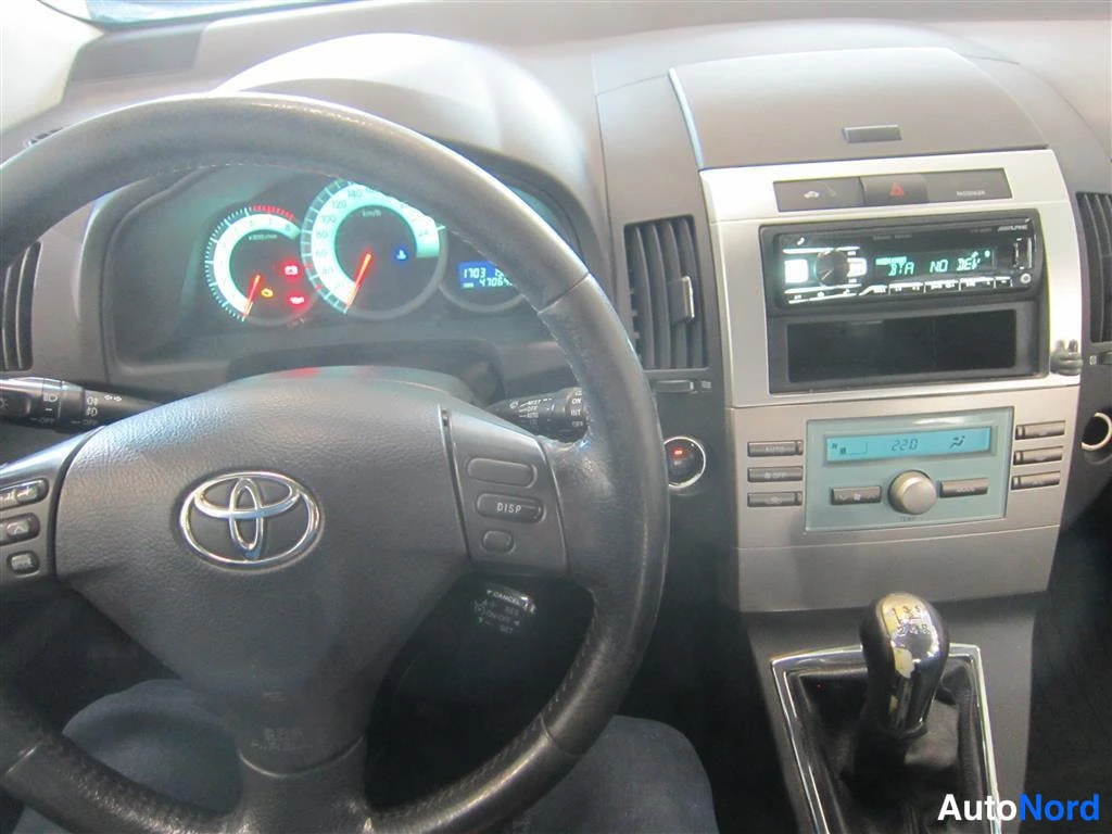 Beige Toyota Corolla Verso 2005, ohjaamo, kuva 9