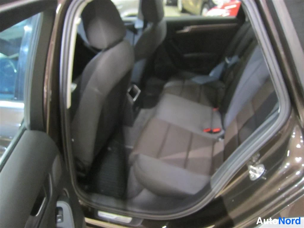 Beige Audi A4 Allroad 2010, takaistuimet, kuva 14